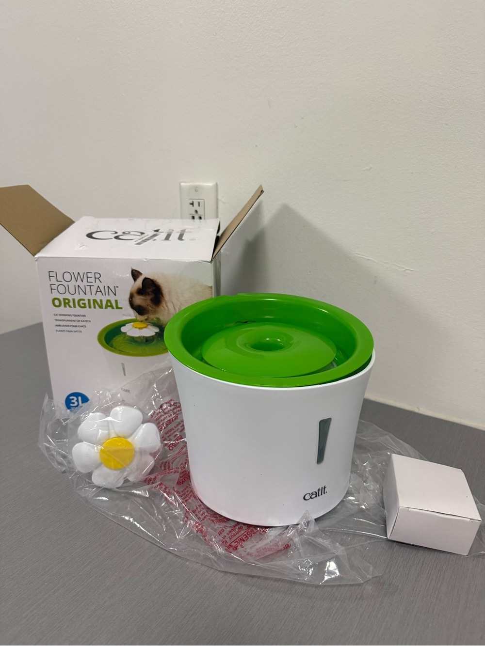 Catit Flower Fountain Original 3L – Green & White Cat Water Fountain